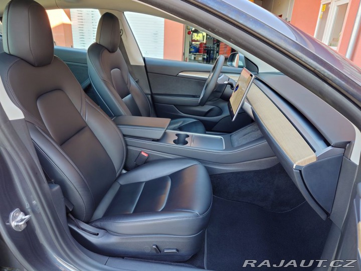 Tesla Model 3 Standard plus RWD 239 kW 2021