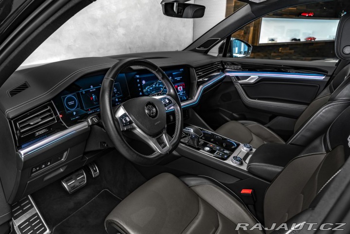 Volkswagen Touareg 210kW Rline Vzduch Masáže 2020