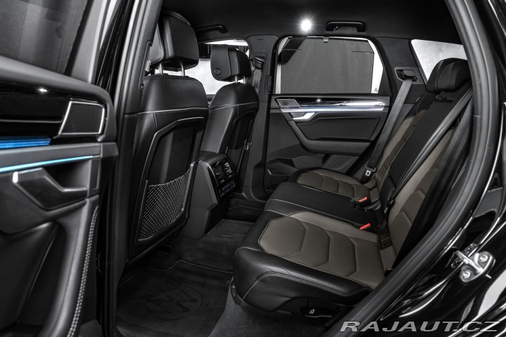 Volkswagen Touareg 210kW Rline Vzduch Masáže 2020