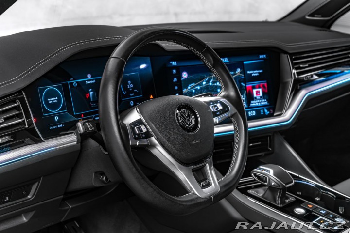 Volkswagen Touareg 210kW Rline Vzduch Masáže 2020