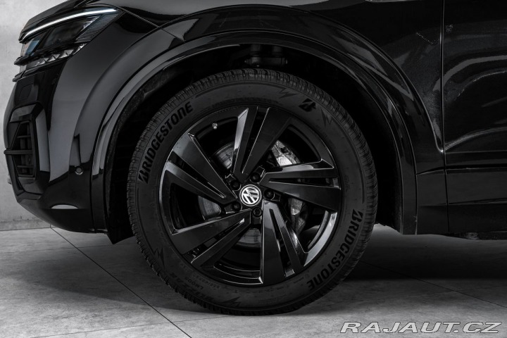 Volkswagen Touareg 210kW Rline Vzduch Masáže 2020