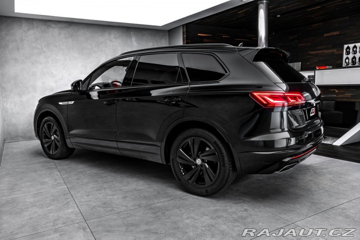 Volkswagen Touareg 210kW Rline Vzduch Masáže 2020