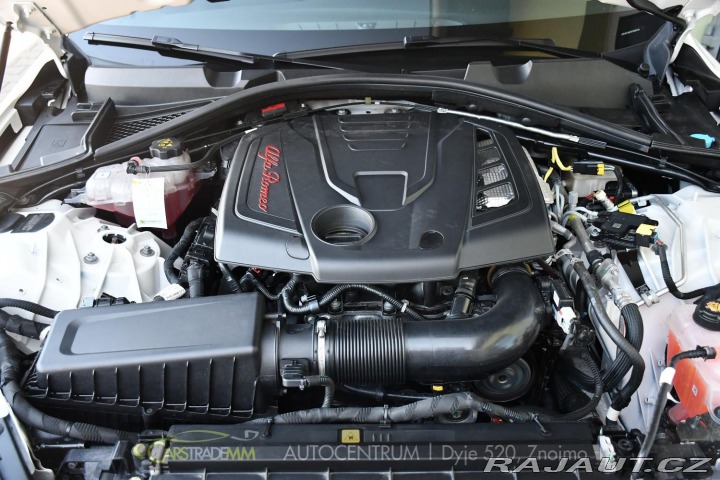 Alfa Romeo Giulia 2.0 TURBO 16V 206kW Q4 VE 2025