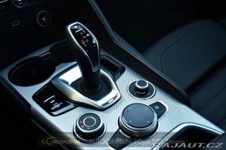 Alfa Romeo Giulia 2.0 TURBO 16V 206kW Q4 VE 2025