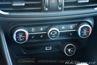 Alfa Romeo Giulia 2.0 TURBO 16V 206kW Q4 VE 2025