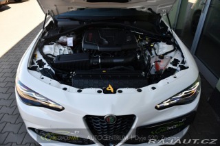 Alfa Romeo Giulia 2.0 TURBO 16V 206kW Q4 VE 2025