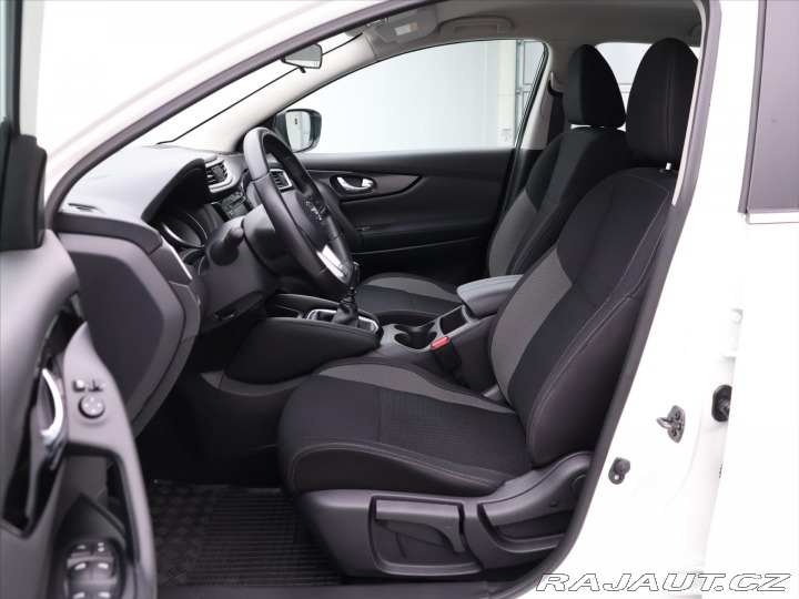 Nissan Qashqai 1,3 DiG-T Acenta CZ 1.Maj 2021