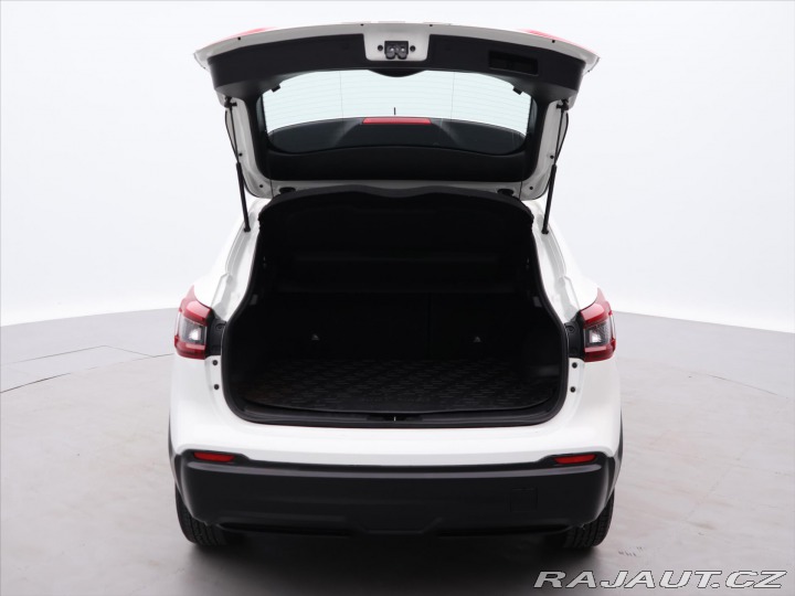 Nissan Qashqai 1,3 DiG-T Acenta CZ 1.Maj 2021