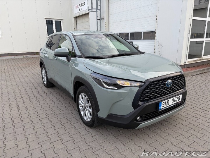 Toyota Corolla Cross 2,0   4x4 - servis Toyota 1800