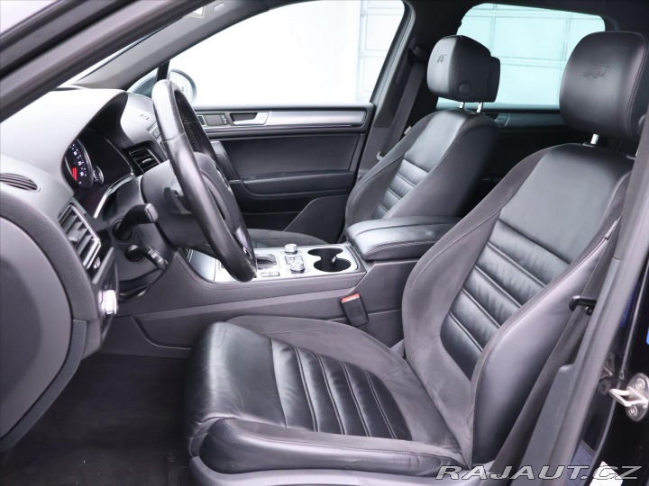 Volkswagen Touareg 3,0 TDI V6 DSG R-LINE CZ 2014