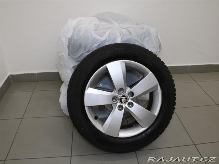 Škoda Scala 1,0 TSi 85kW 5L.Zár. 7 48 2025