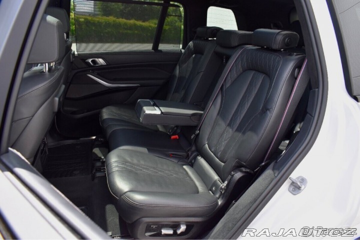 BMW X7 4,4 M50i 390KW/2021/7MI 1800