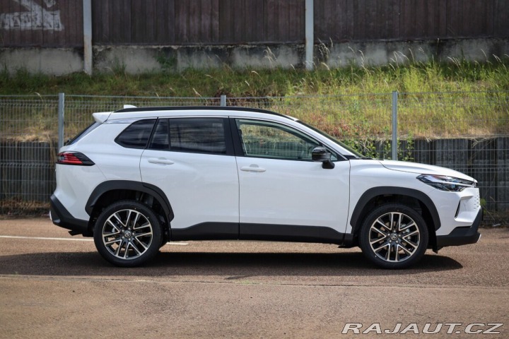 Toyota Corolla Cross 1.8. STYLE SKLADOVÝ VŮZ 2026