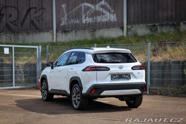 Toyota Corolla Cross 1.8. STYLE SKLADOVÝ VŮZ 2026