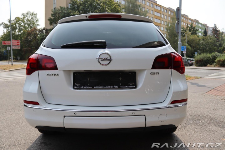Opel Astra Opel Astra J Sports Toure 2013