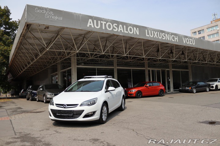 Opel Astra Opel Astra J Sports Toure 2013