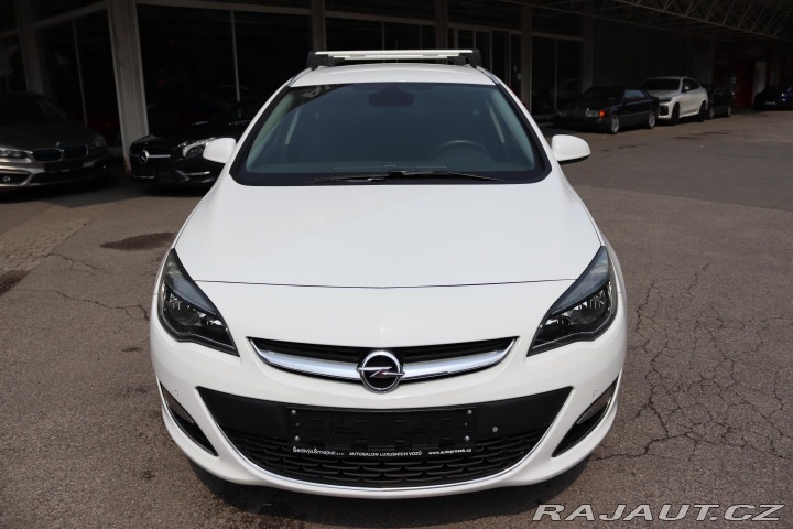 Opel Astra Opel Astra J Sports Toure 2013