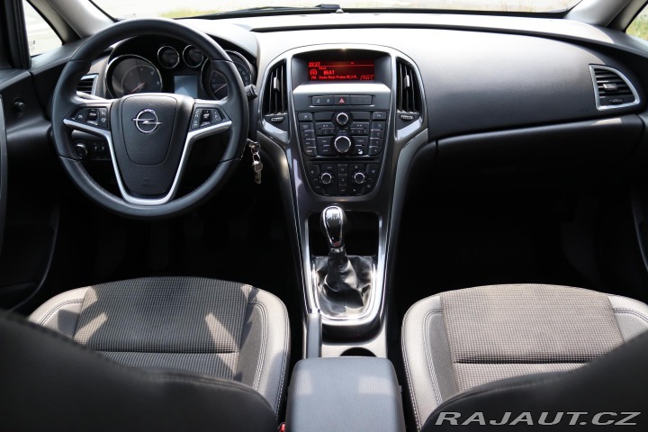 Opel Astra Opel Astra J Sports Toure 2013