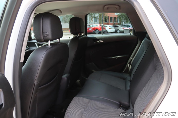 Opel Astra Opel Astra J Sports Toure 2013