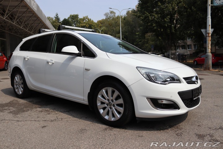 Opel Astra Opel Astra J Sports Toure 2013