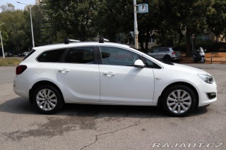 Opel Astra Opel Astra J Sports Toure 2013