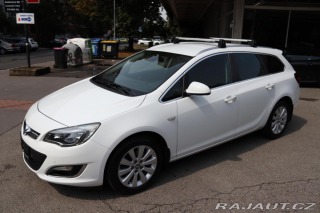 Opel Astra Opel Astra J Sports Toure 2013