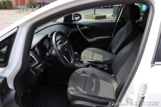 Opel Astra Opel Astra J Sports Toure 2013