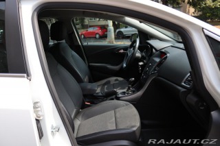 Opel Astra Opel Astra J Sports Toure 2013