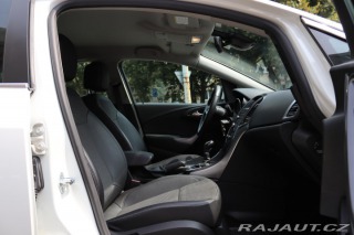 Opel Astra Opel Astra J Sports Toure 2013