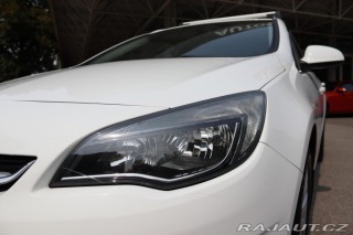 Opel Astra Opel Astra J Sports Toure 2013