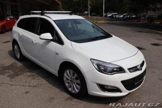 Opel Astra Opel Astra J Sports Toure 2013