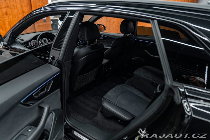 Audi Q8  2023