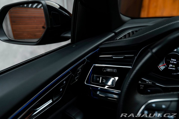 Audi Q8  2023