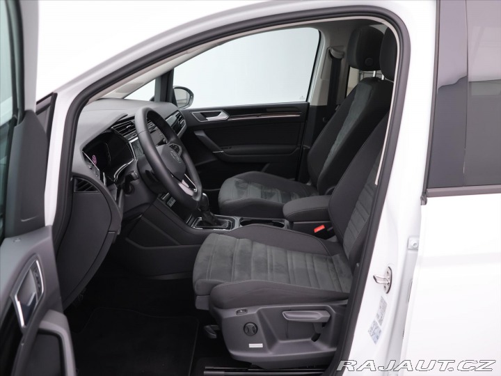 Volkswagen Touran 2,0 TDI DSG R-Line 1.Maj 2025