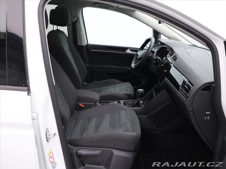 Volkswagen Touran 2,0 TDI DSG R-Line 1.Maj 2025