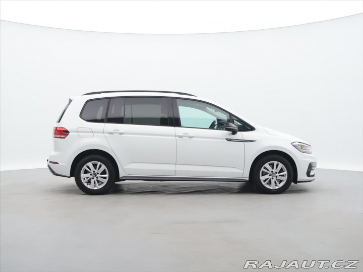 Volkswagen Touran 2,0 TDI DSG R-Line 1.Maj 2025