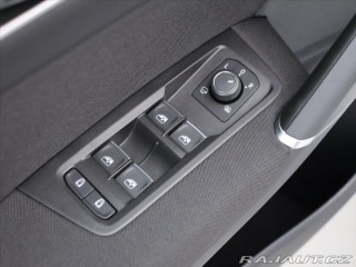 Volkswagen Touran 2,0 TDI DSG R-Line 1.Maj 2025
