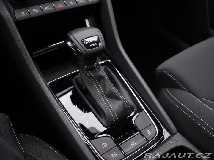 Škoda Karoq 2,0 TDI 4x4 DSG Sportline 2025