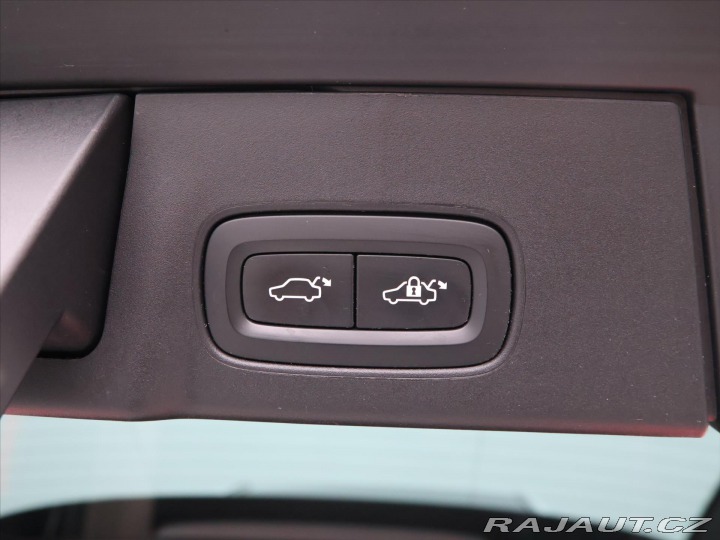 Volvo V90 2,0 D4 140kW Drive-E Mome 2019