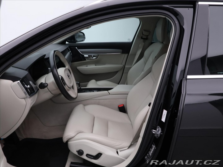 Volvo V90 2,0 D4 140kW Drive-E Mome 2019