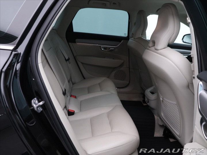 Volvo V90 2,0 D4 140kW Drive-E Mome 2019