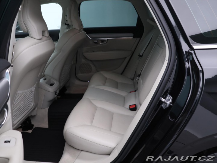 Volvo V90 2,0 D4 140kW Drive-E Mome 2019