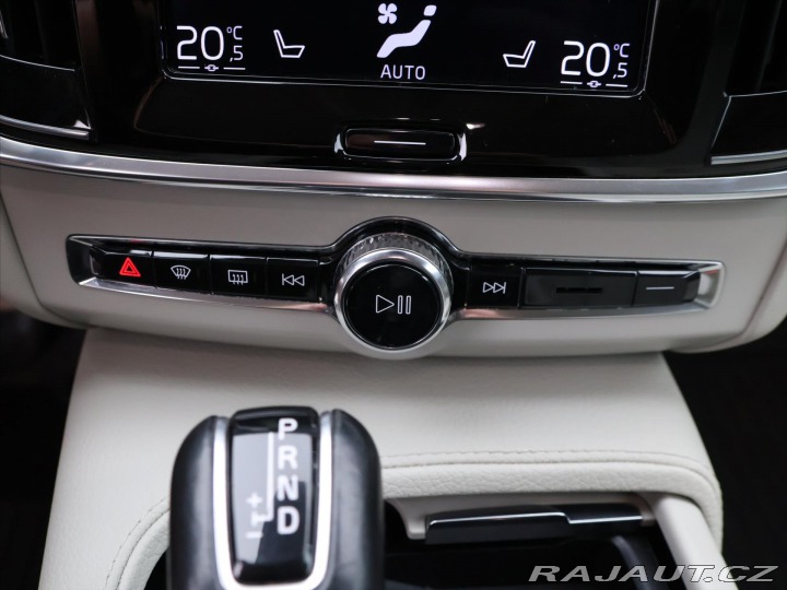 Volvo V90 2,0 D4 140kW Drive-E Mome 2019