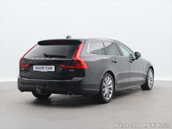 Volvo V90 2,0 D4 140kW Drive-E Mome 2019