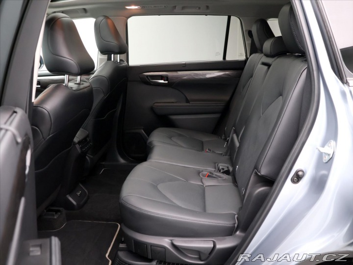 Toyota Highlander 2,5 Hybrid 140kW Executiv 2024