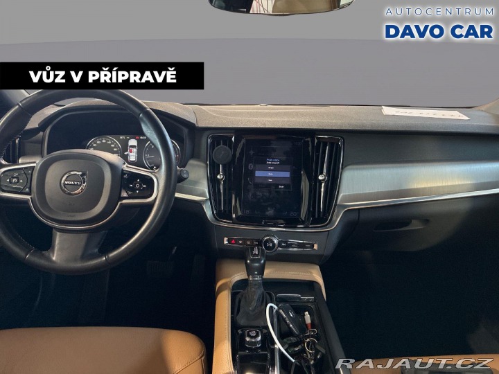 Volvo V90 2.0 D3 110kW Momentum LED 2018