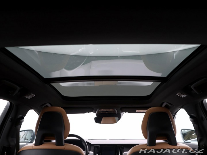 Volvo V90 2.0 D3 110kW Momentum LED 2018