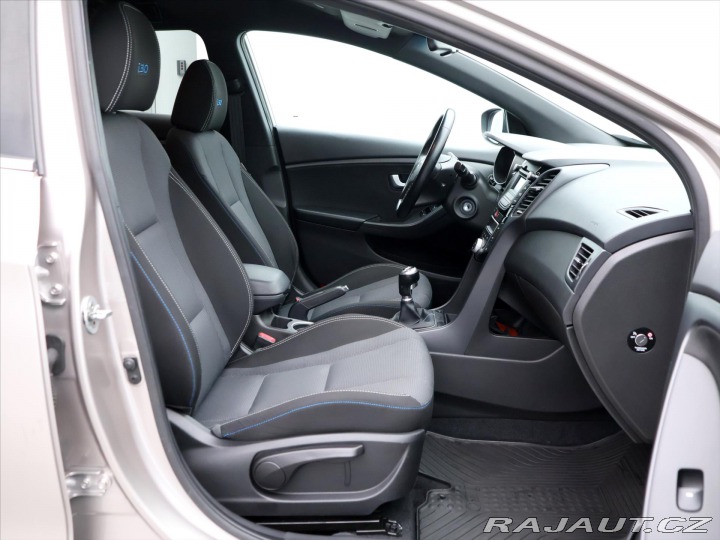 Hyundai i30 1.6 GDI 99kW CZ Trikolor 2016