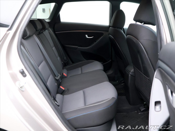 Hyundai i30 1.6 GDI 99kW CZ Trikolor 2016
