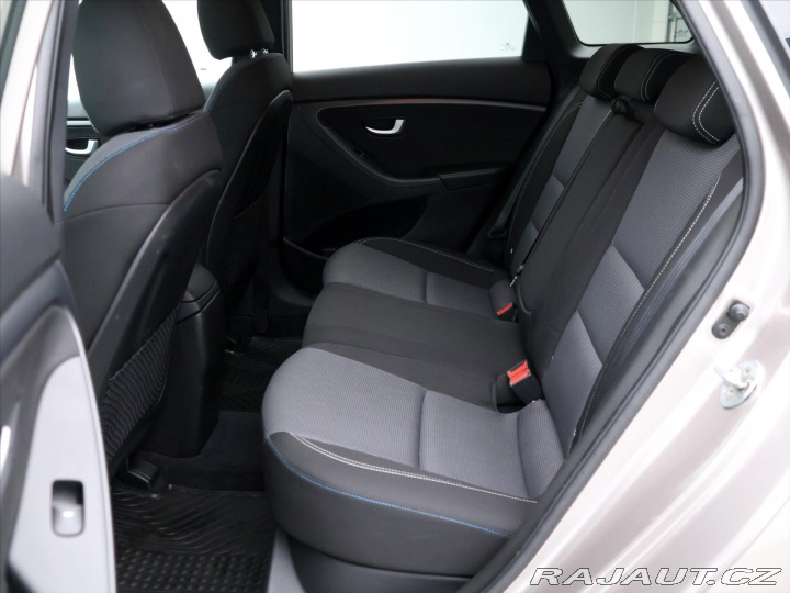 Hyundai i30 1.6 GDI 99kW CZ Trikolor 2016